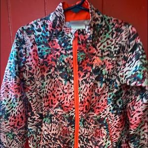 Girls adaidas multicolor print joggin 🏃🏾‍♀️suit